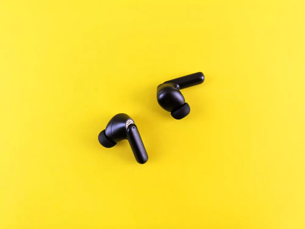 Your Ultimate Guide: How to Connect Earbuds Like a Pro (No Headaches!)